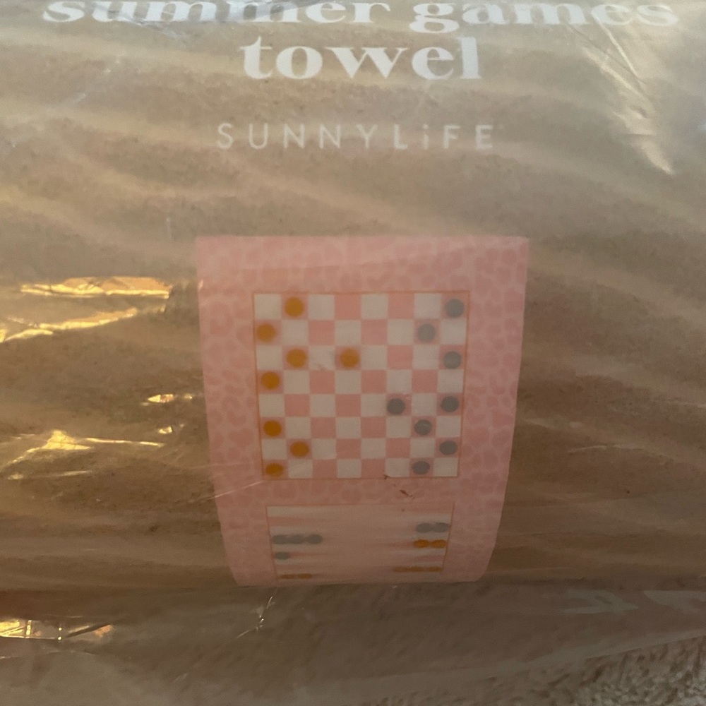 Sunnylife Call of the Wild Games Towel. Peach and White. New in plastic.